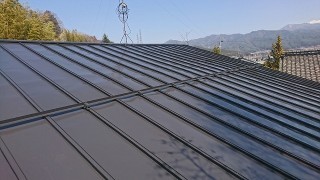 トタン屋根塗装完成です