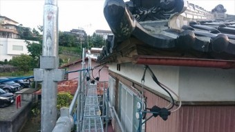 雨樋撤去してます。