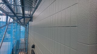 駒ヶ根市外壁塗装上塗り2