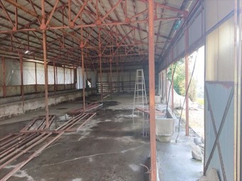 長野県飯島町牛舎解体4