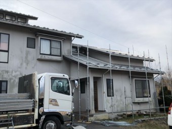 架設足場設置開始です