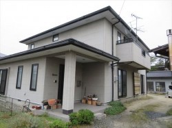 外壁屋根の塗装工事施工前です