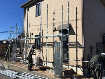足場組み中