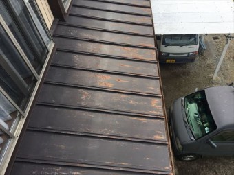 下屋根の塗装