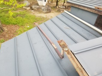 トタン屋根塗装前です