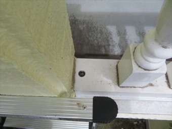 手摺りの穴 雨漏りの原因