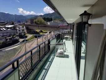 ベランダ防水絶縁用シートの敷設です