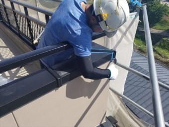 笠木部の防水です。