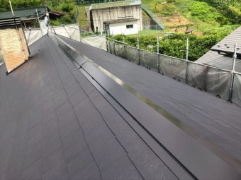 コロニアル屋根の上塗りしました