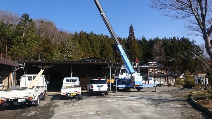 下條村カバー工事荷上げ1