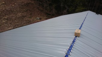 下條村カバー工事荷上げ8