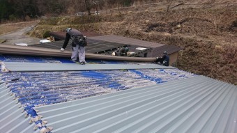下條村カバー工事荷上げ9
