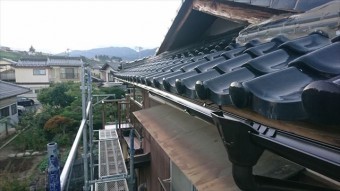飯田市鼎 雨樋交換南面1