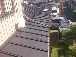 長野県駒ケ根市トタン屋根下塗り3