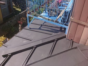 長野県駒ケ根市トタン屋根下塗り4
