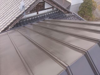 長野県下條村トタン屋根上塗り1