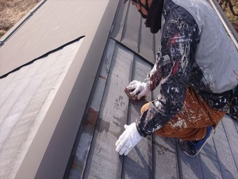 下條村白錆屋根塗装ケレン1