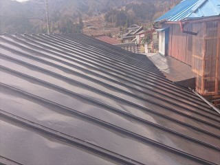 大瀬木トタン屋根上塗り2