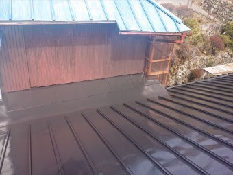 大瀬木トタン屋根上塗り6