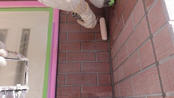 飯田市北方外壁塗下塗り作業8
