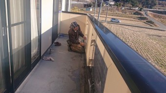 飯田市龍江 ベランダ補修上塗り1