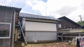 ガルバリウム鋼板を張っていきます 完成しました