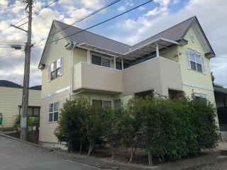 金属サイディング張っていきます