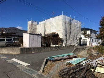 メッシュシートを張って