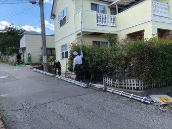 架設足場設置開始です