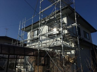 足場組み中