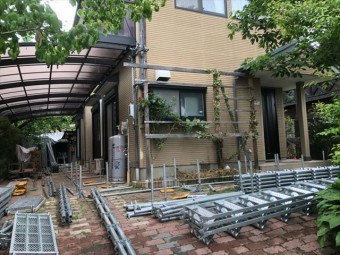 架設足場設置します
