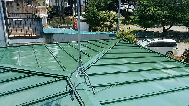 トタン屋根の塗装工事完成です