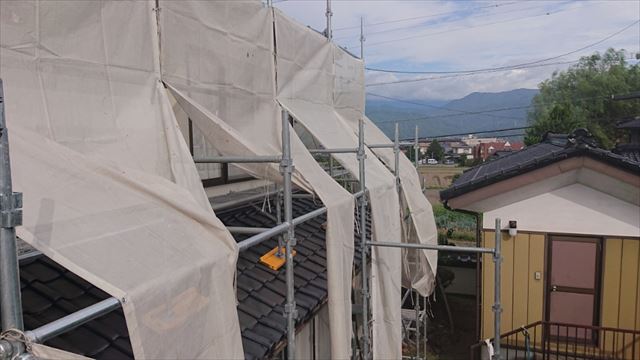 長野県駒ヶ根市モルタル外壁塗装足場作業12