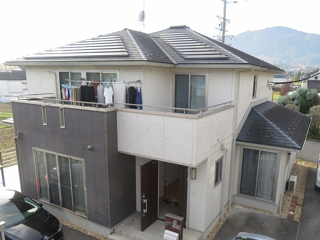 飯田市で住宅の外壁調査、サイディング外壁の色あせや塗膜剥がれ、コーキングひび割れなど