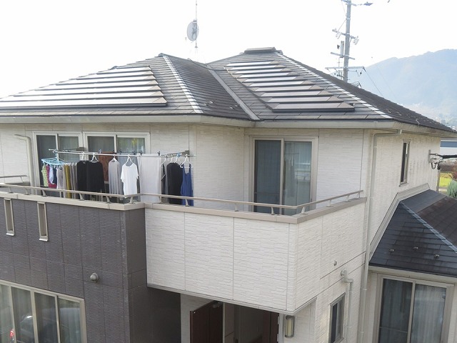 飯田市の住宅でベランダ防水工事、施工前状況とエアコン室外機吊り上げなどの事前準備