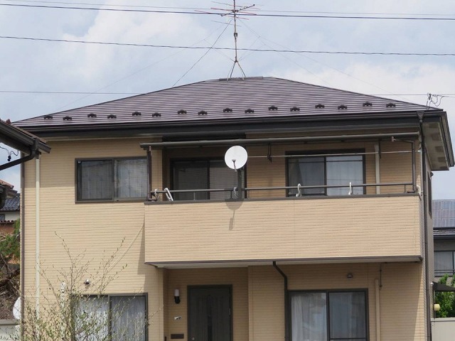 飯田市の金属屋根にて無料点検、色あせや塗膜剥がれ、サビなどのダメージを確認