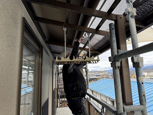 ベランダの波板屋根の取り外し状況