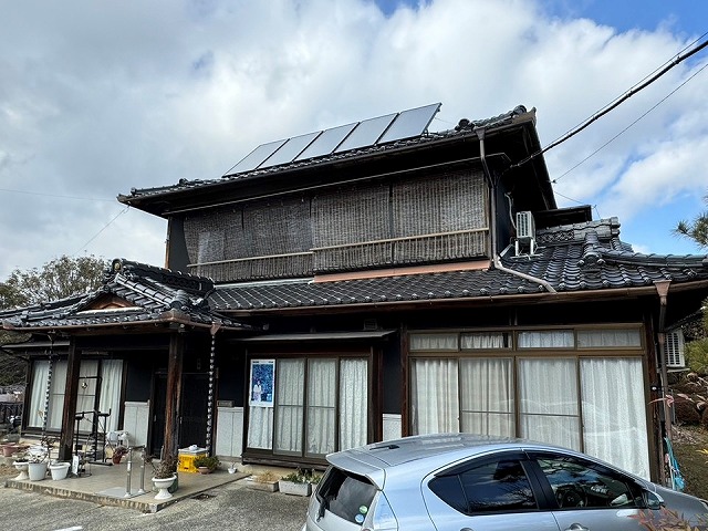 飯田市にて瓦屋根の無料点検、瓦ズレや漆喰剥がれ、谷板金の穴あきなどの劣化を確認
