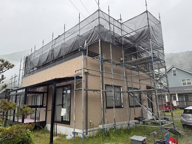 大桑村でコロニアル屋根の高圧洗浄｜高い水圧で発生した苔を除去