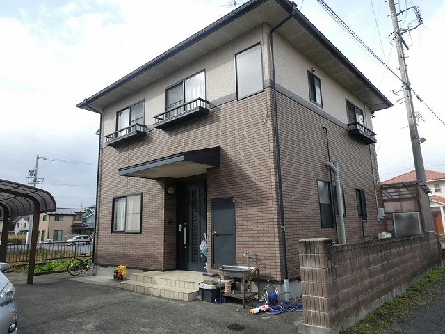 飯田市サイディング外壁の劣化調査、コーキングの軟化や軒天のカビなどを確認