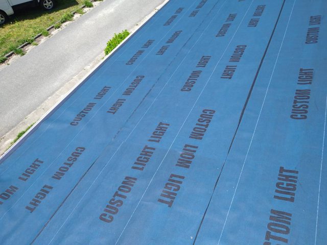 下伊那郡阿智村でおこなっている屋根カバー工法工事が完成しました