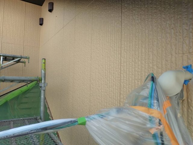伊那市境 ミサワホームて建てた築16年になるお宅、ひび割れ(クラック)の発生した外壁に長持ちする塗料で塗装を行いました