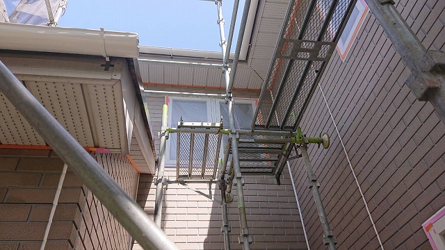 宮田村外壁屋根塗装 養生作業4