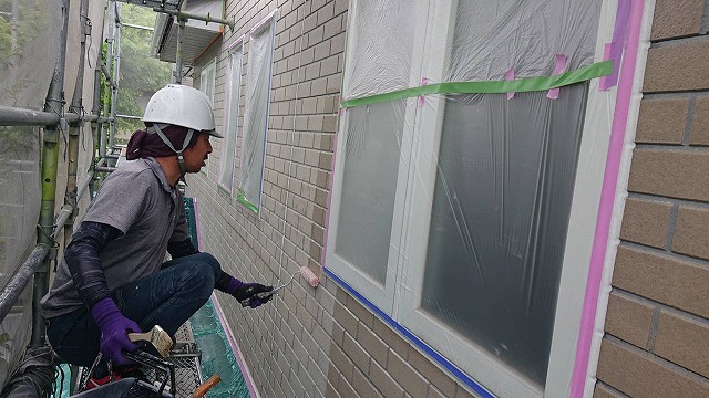 宮田村外壁屋根塗外壁下塗り3