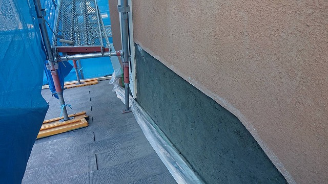 宮田村の三井ホーム外壁・屋根塗装工事 養生作業と下塗り作業