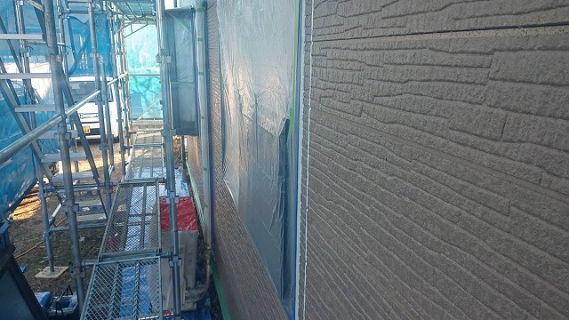 飯島町屋根外壁塗装外壁養生1