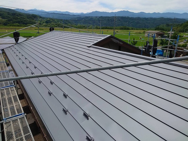 上伊那郡中川村　セキスイハウスで建てたお宅の屋根カバー工事が完工しました