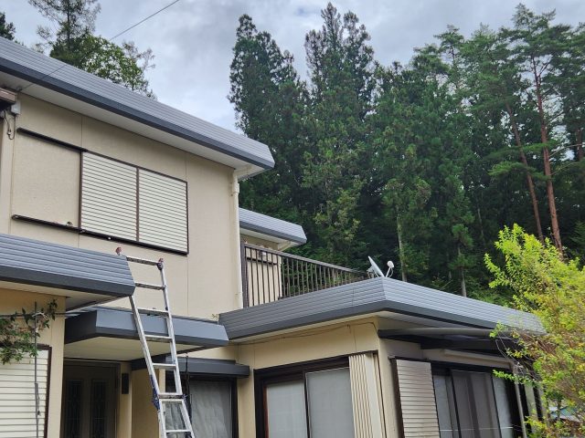 阿智村浪合パルフェ屋根塗装完成