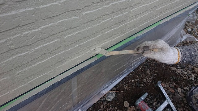 上伊那郡宮田村W邸屋根外壁塗装屋根外壁上塗り作業4