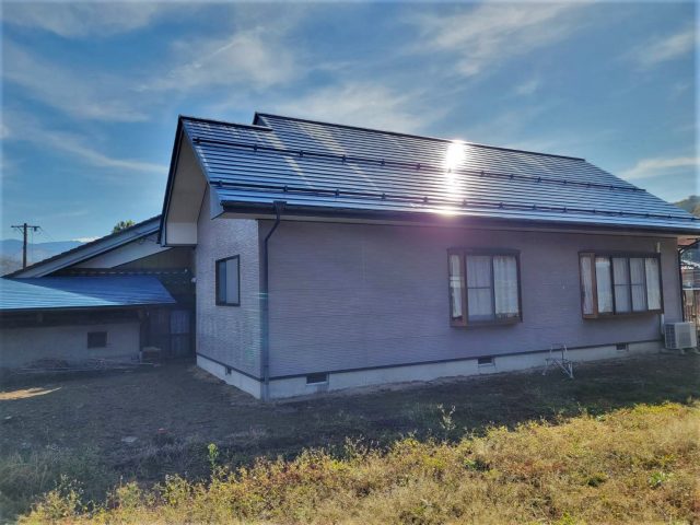 上伊那郡中川村にて【遮熱塗料】を使った屋根塗装工事、完成です